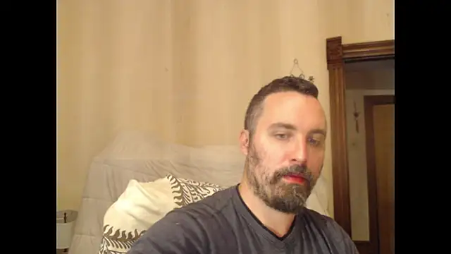 Snapshot of Metalstud chatting on September 10, 2025, 2:33 am Metalstud online show from September 10, 2025, 2:33 am