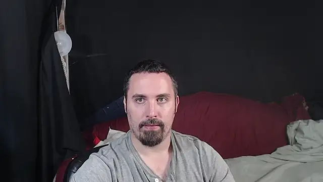 Snapshot of Metalstud chatting on October 3, 2025, 2:30 am Metalstud online show from October 3, 2025, 2:30 am