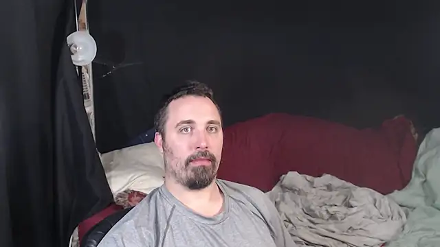 Snapshot of Metalstud chatting on October 11, 2025, 3:06 am Metalstud online show from October 11, 2025, 3:06 am