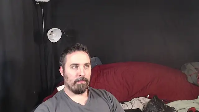 Snapshot of Metalstud chatting on October 27, 2025, 11:41 pm Metalstud online show from October 27, 2025, 11:41 pm