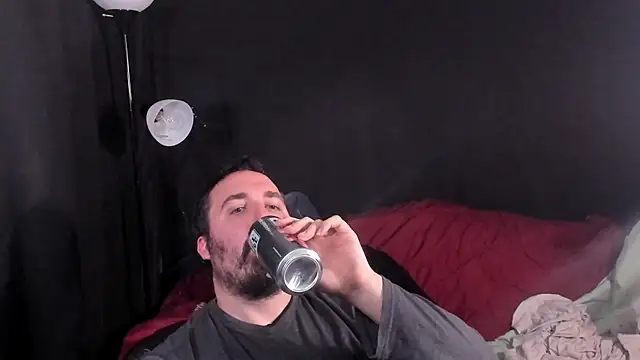 Snapshot of Metalstud chatting on November 6, 2025, 4:02 am Metalstud online show from November 6, 2025, 4:02 am