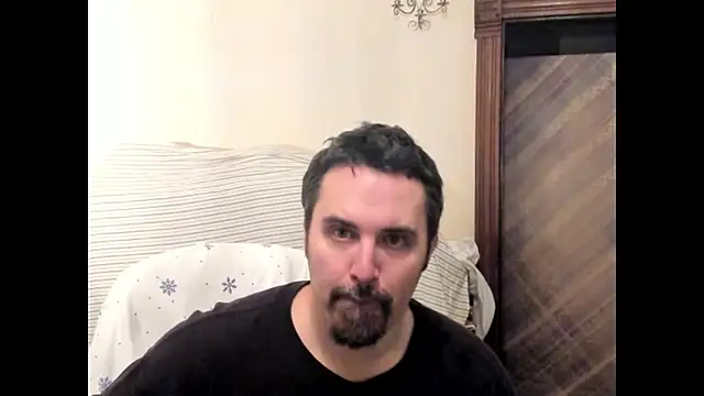 Snapshot of Metalstud chatting on November 11, 2025, 5:40 am Metalstud online show from November 11, 2025, 5:40 am