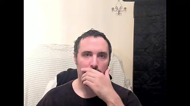 Snapshot of Metalstud chatting on November 12, 2025, 4:13 am Metalstud online show from November 12, 2025, 4:13 am