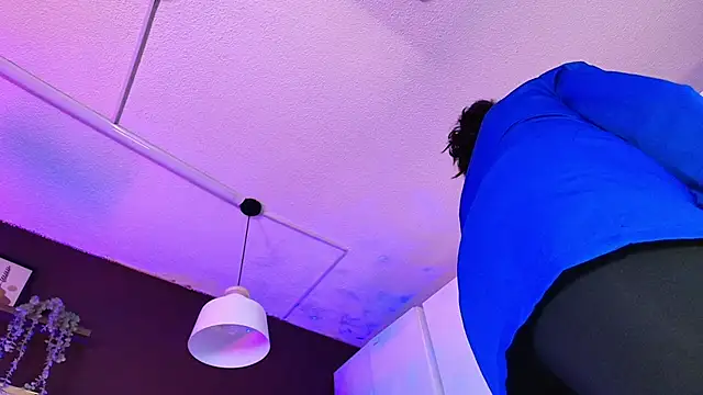 Inndrahot online show from October 11, 2025, 4:01 am