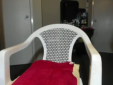 Snapshot of Angelchezcka chatting on November 17, 2025, 12:11 pm Angelchezcka online show from November 17, 2025, 12:11 pm