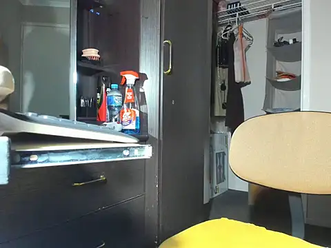 Angelchezcka online show from March 7, 2026, 11:40 am