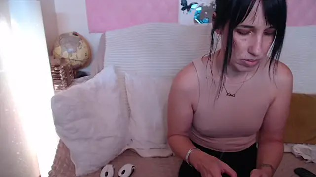 -carla- online show from October 8, 2025, 2:25 pm