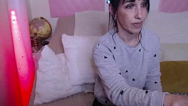 -carla- online show from October 31, 2025, 6:14 am