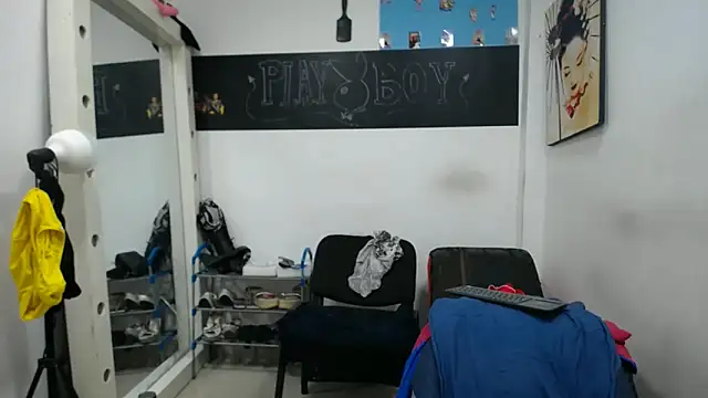 Meloncillo And BabyLiss online show from February 19, 2025, 5:27 pm