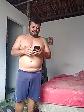 Snapshot of tarra122 chatting on July 8, 2026, 2:32 pm tarra122 online show from July 8, 2026, 2:32 pm
