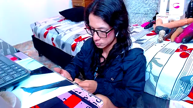 DaslyRoze online show from March 18, 2025, 7:52 am