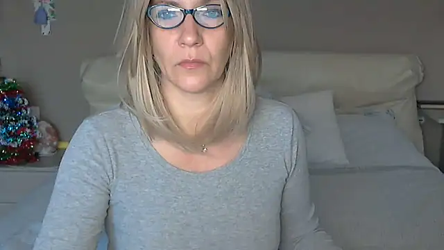 Snapshot of -K-- chatting on January 6, 2025, 10:57 am -K-- online show from January 6, 2025, 10:57 am