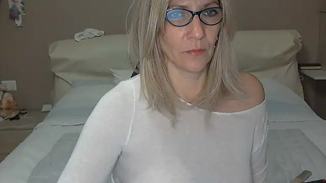 Snapshot of -K-- chatting on January 25, 2025, 4:46 pm -K-- online show from January 25, 2025, 4:46 pm