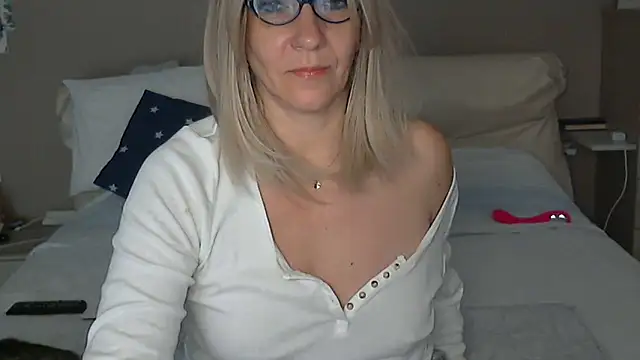 Snapshot of -K-- chatting on January 31, 2025, 9:48 am -K-- online show from January 31, 2025, 9:48 am