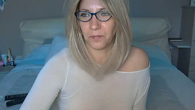 Snapshot of -K-- chatting on March 5, 2025, 2:34 pm -K-- online show from March 5, 2025, 2:34 pm