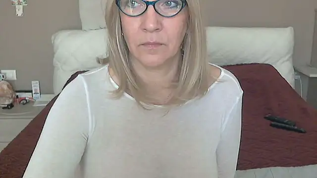 Snapshot of -K-- chatting on February 13, 2026, 10:22 am -K-- online show from February 13, 2026, 10:22 am