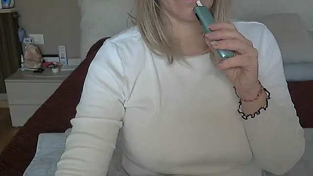 Snapshot of -K-- chatting on February 16, 2026, 10:22 am -K-- online show from February 16, 2026, 10:22 am