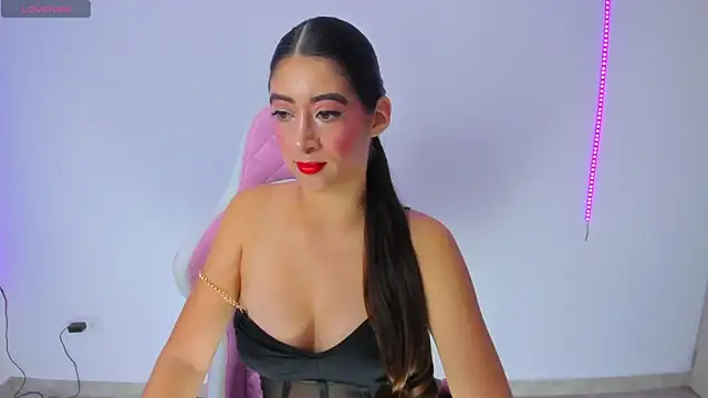 Snapshot of MeganWhite3 chatting on March 2, 2025, 2:51 am MeganWhite3 online show from March 2, 2025, 2:51 am