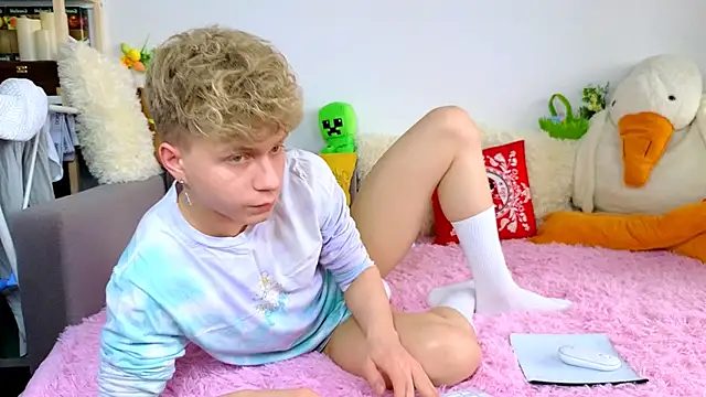 LandelRay online show from April 25, 2026, 6:49 am