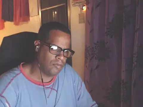 thesugar32 online show from October 7, 2025, 2:09 am