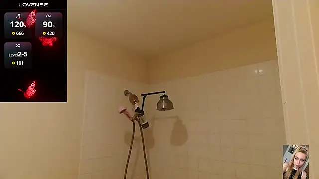 Blondiewithanass online show from April 1, 2026, 6:14 am