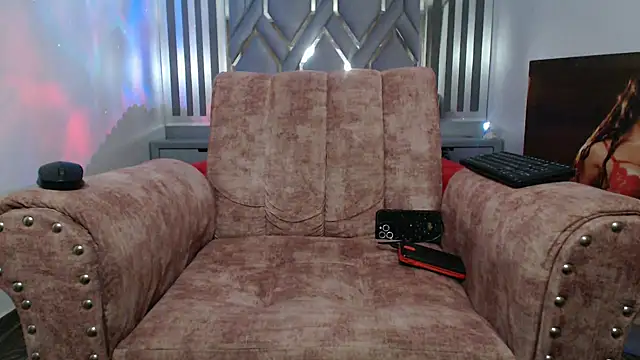 beautifulunna  online show from February 15, 2025, 3:31 am