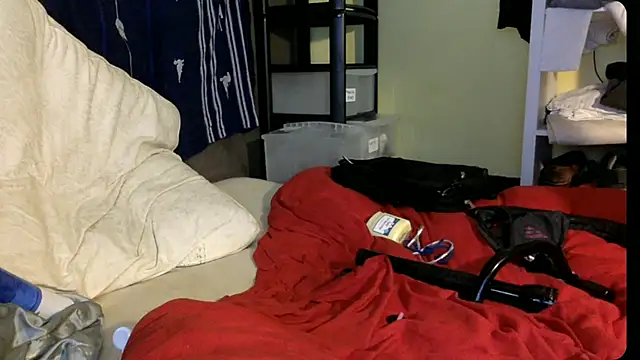 Snapshot of londonfuckwhore chatting on November 15, 2025, 3:15 am londonfuckwhore online show from November 15, 2025, 3:15 am