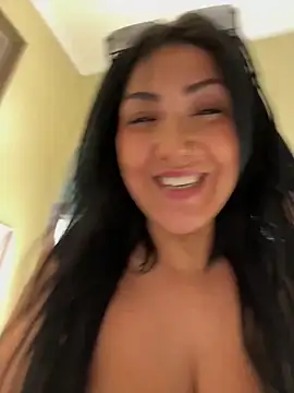 LittleMissEeve online show from May 26, 2026, 5:09 pm