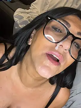 LittleMissEeve online show from May 29, 2026, 3:48 am