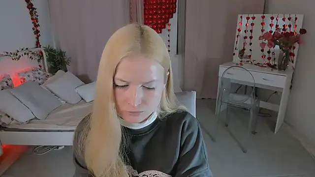 Snapshot of Laly_Peach chatting on February 17, 2026, 11:50 am Laly Peach online show from February 17, 2026, 11:50 am