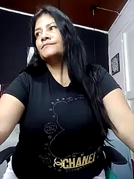 Snapshot of salomexlove_20 chatting on February 9, 2025, 1:14 pm salomexlove 20 online show from February 9, 2025, 1:14 pm