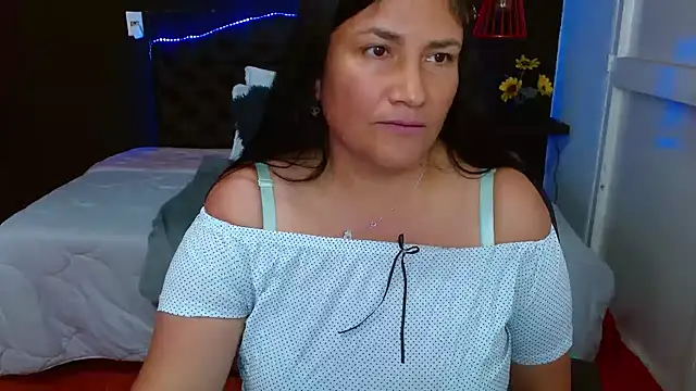 Snapshot of salomexlove_20 chatting on February 22, 2025, 5:35 pm salomexlove 20 online show from February 22, 2025, 5:35 pm