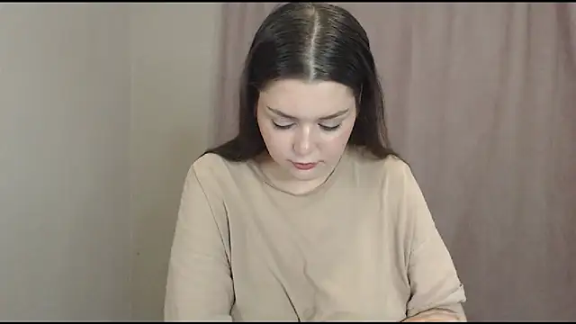 Snapshot of ohhhMie chatting on October 6, 2025, 1:30 pm ohhhMie online show from October 6, 2025, 1:30 pm