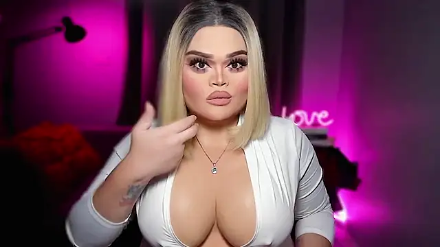 KarolinaThompson online show from February 18, 2026, 5:36 am