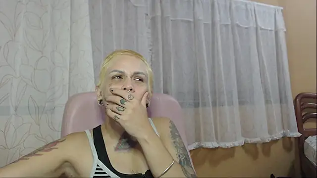 moon cat85 online show from October 16, 2025, 2:56 am