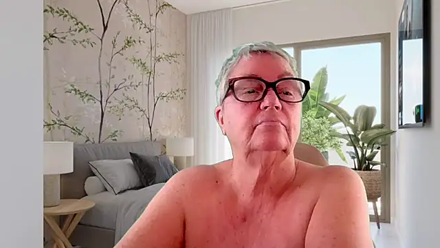 Snapshot of GrannyChrissy68 chatting on June 17, 2026, 12:18 pm GrannyChrissy68 online show from June 17, 2026, 12:18 pm