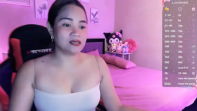 yenyen  online show from April 14, 2026, 1:55 am