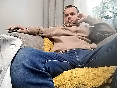 Snapshot of grzes19763 chatting on October 10, 2025, 7:29 am grzes19763 online show from October 10, 2025, 7:29 am