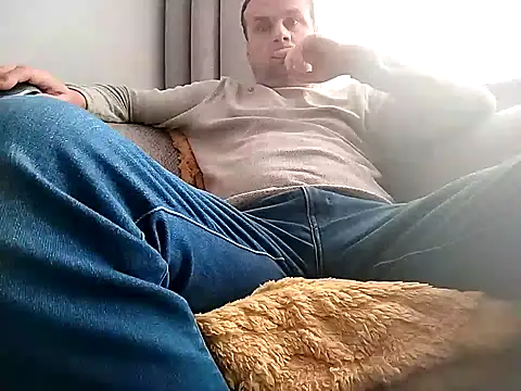 Snapshot of grzes19763 chatting on October 15, 2025, 9:42 am grzes19763 online show from October 15, 2025, 9:42 am