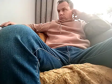 Snapshot of grzes19763 chatting on October 20, 2025, 8:15 am grzes19763 online show from October 20, 2025, 8:15 am