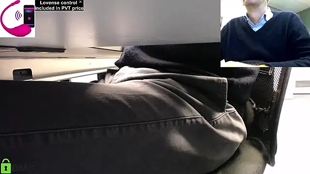 Snapshot of pliko chatting on October 22, 2025, 8:03 am pliko online show from October 22, 2025, 8:03 am