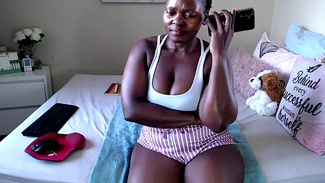 Snapshot of FitSelina66 chatting on May 11, 2026, 1:17 pm FitSelina66 online show from May 11, 2026, 1:17 pm