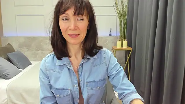 Snapshot of Maria_Gold chatting on February 6, 2025, 5:09 pm Maria Gold online show from February 6, 2025, 5:09 pm