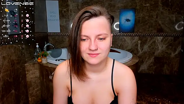 MelindaTin online show from November 15, 2025, 12:52 am