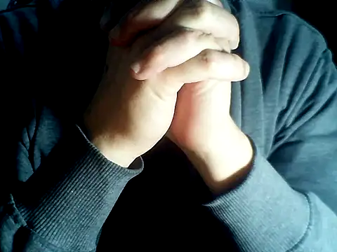 Latinjim29 online show from December 15, 2025, 4:28 am