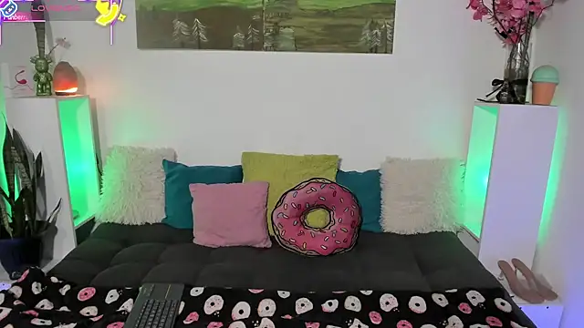 Snapshot of LillyCandy chatting on September 10, 2025, 11:05 pm LillyCandy online show from September 10, 2025, 11:05 pm