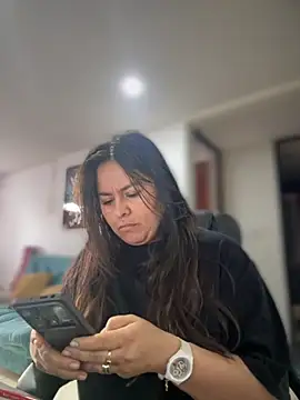 Ixchel Anaid online show from October 18, 2025, 2:18 pm