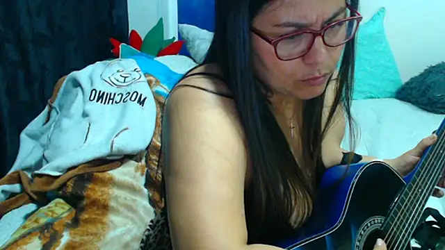 Ixchel Anaid online show from October 19, 2025, 2:23 am