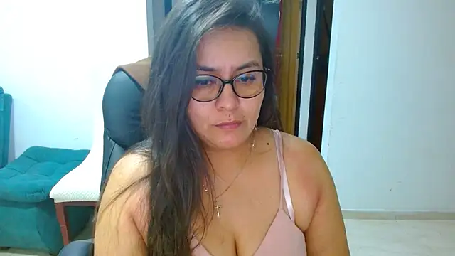 Ixchel Anaid online show from May 24, 2026, 12:37 am