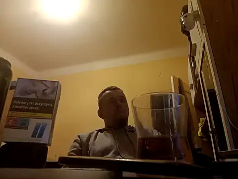 Snapshot of MrWhitePL chatting on February 13, 2025, 5:22 pm MrWhitePL online show from February 13, 2025, 5:22 pm